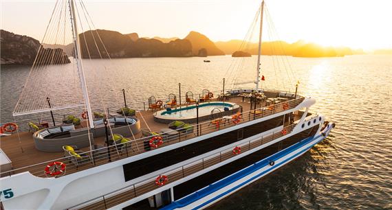 Tour Hạ Long trên du thuyền La Casta Daily Cruise